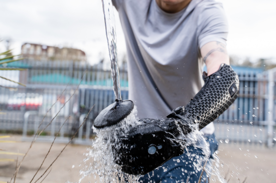 Waterproof & Wireless Design